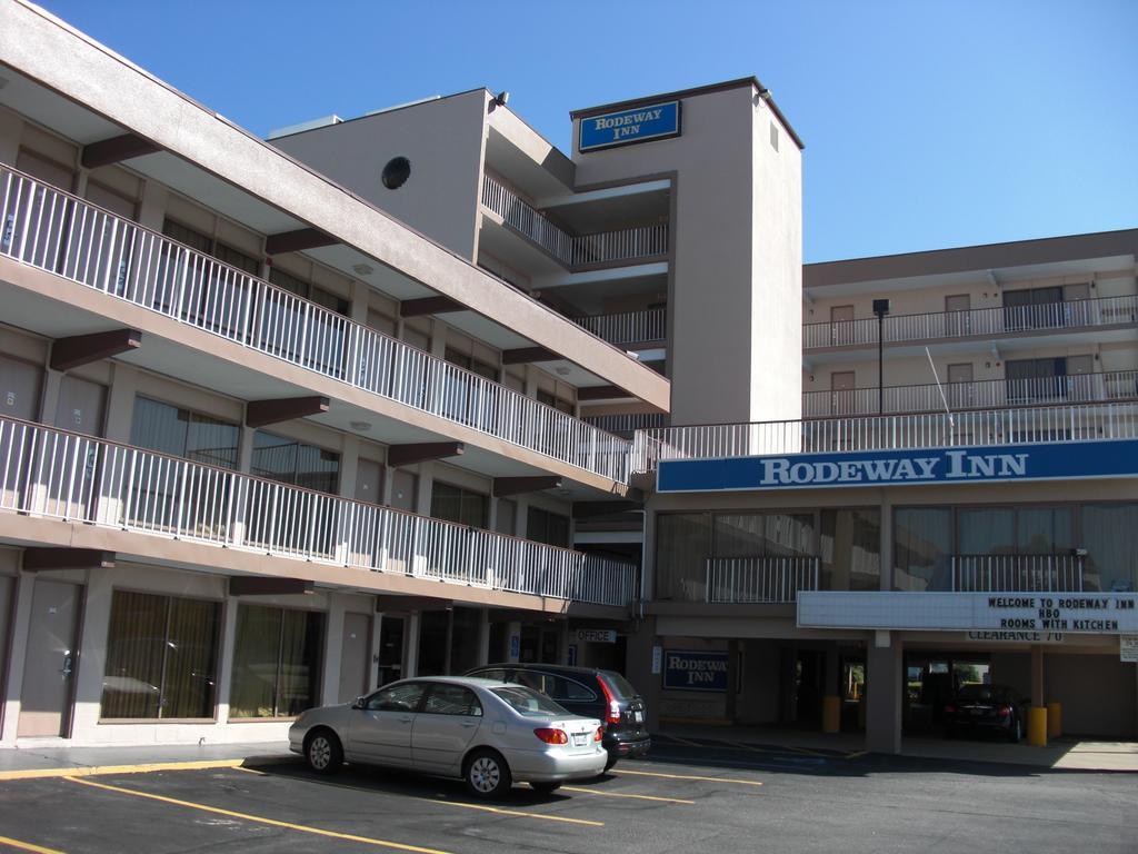 Red Roof Plus & Suites Virginia Beach - Seaside Exterior foto