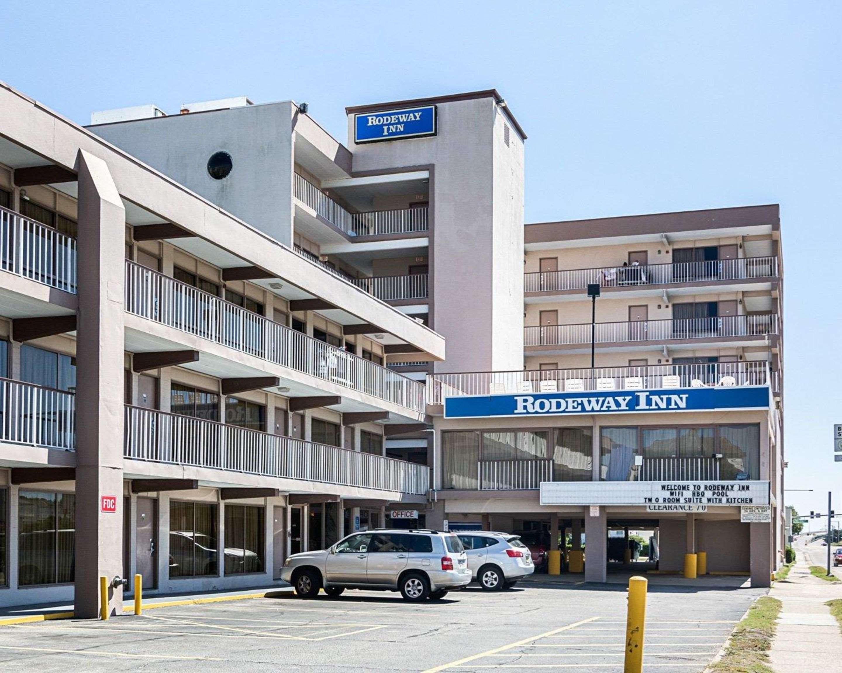 Red Roof Plus & Suites Virginia Beach - Seaside Exterior foto